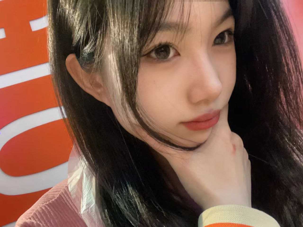 194024iblppb8pw7vflrrp.jpg