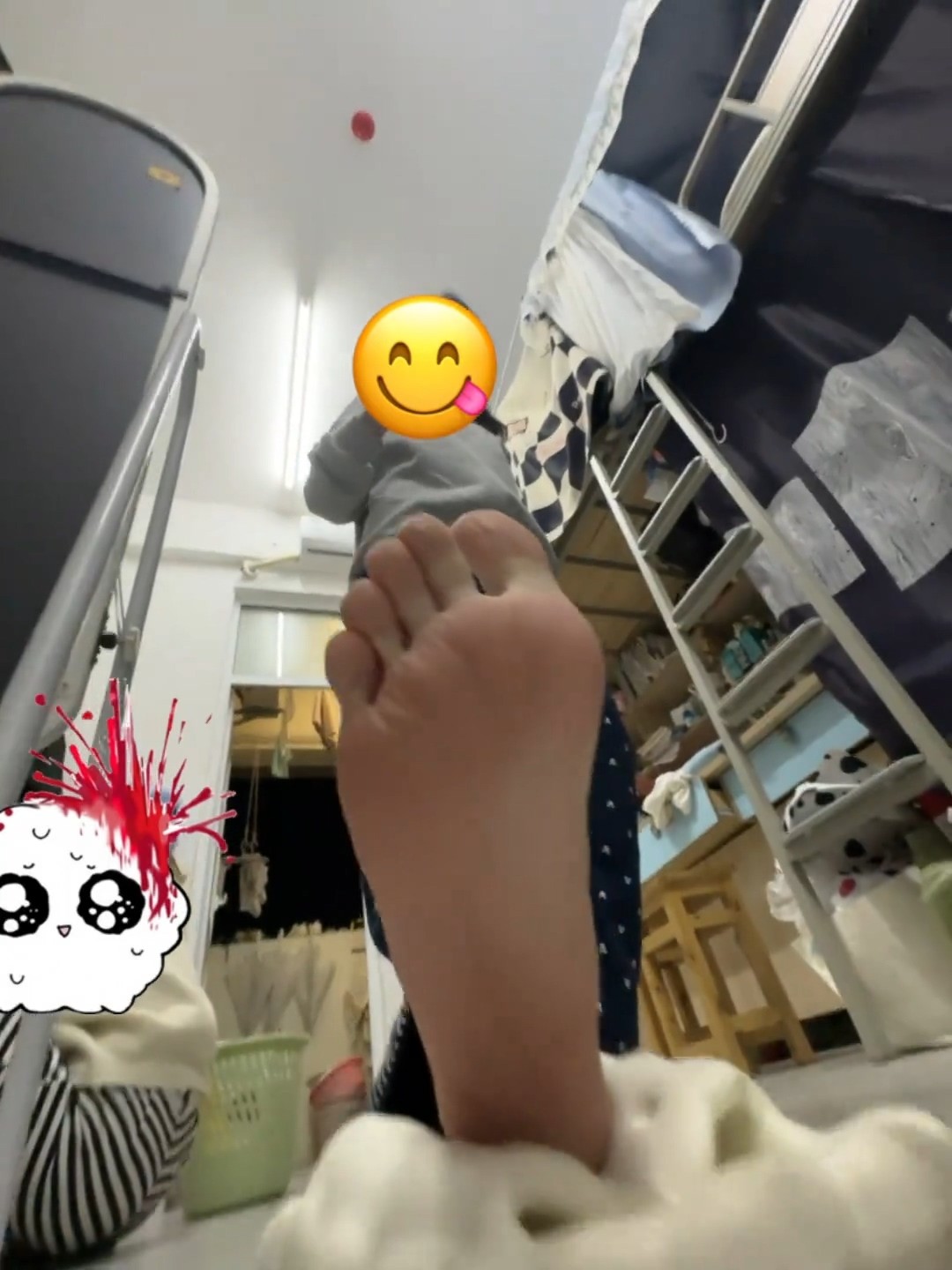 1151.室友是玉足大帝脚臭怎么办宿舍抠脚大汉灵活的脚趾如果不穿袜子脚会烂吗_2024年10.jpg